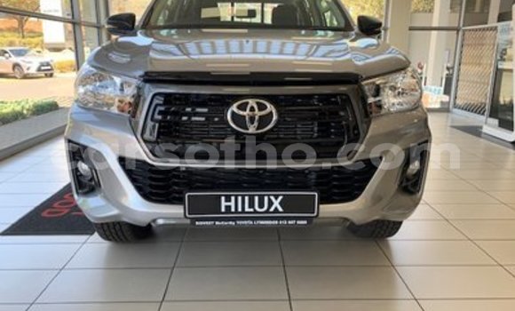 Buy Used Toyota Hilux Silver Car in Maseru in Maseru Buy Used Toyota Hilux Silver Car in Maseru in Maseru