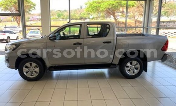 Buy Used Toyota Hilux Silver Car in Maseru in Maseru Buy Used Toyota Hilux Silver Car in Maseru in Maseru
