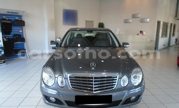 Buy Used Mercedes-Benz E–Class Silver Car in Maputsoa in Leribe Buy Used Mercedes-Benz E–Class Silver Car in Maputsoa in Leribe