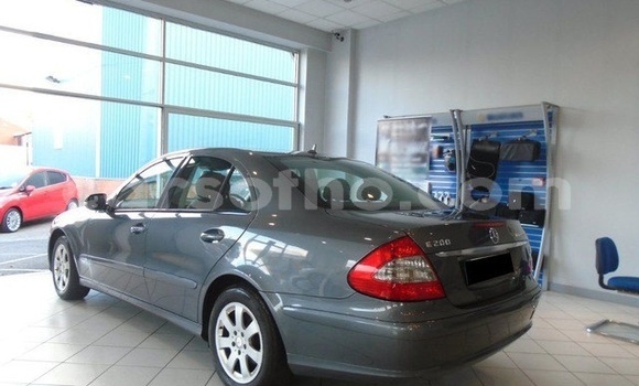 Buy Used Mercedes-Benz E–Class Silver Car in Maputsoa in Leribe Buy Used Mercedes-Benz E–Class Silver Car in Maputsoa in Leribe