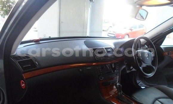 Buy Used Mercedes-Benz E–Class Silver Car in Maputsoa in Leribe Buy Used Mercedes-Benz E–Class Silver Car in Maputsoa in Leribe