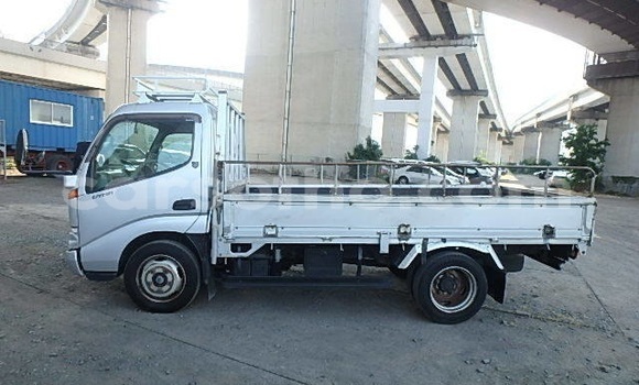 Sayi Na hannu Toyota Dyna Silver Mota in Maputsoe a Leribe Sayi Na hannu Toyota Dyna Silver Mota in Maputsoe a Leribe