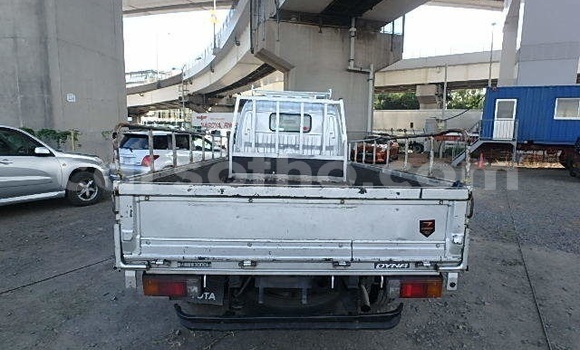 Sayi Na hannu Toyota Dyna Silver Mota in Maputsoe a Leribe Sayi Na hannu Toyota Dyna Silver Mota in Maputsoe a Leribe