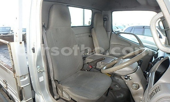 Sayi Na hannu Toyota Dyna Silver Mota in Maputsoe a Leribe Sayi Na hannu Toyota Dyna Silver Mota in Maputsoe a Leribe