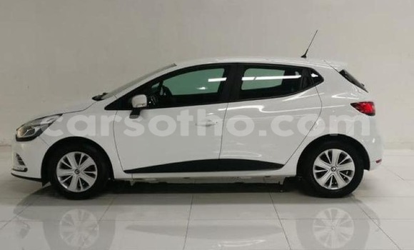 Acheter Occasion Voiture Renault Clio Blanc à Maseru, Maseru Acheter Occasion Voiture Renault Clio Blanc à Maseru, Maseru