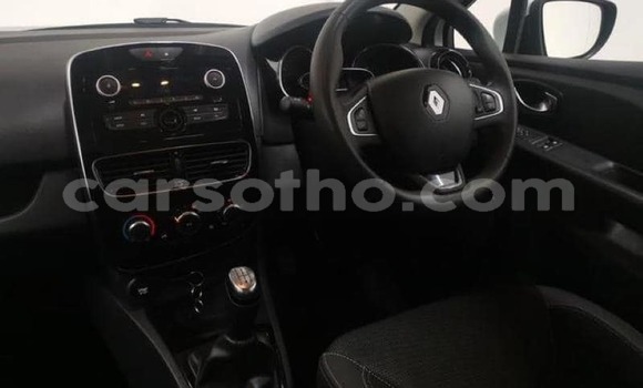 Acheter Occasion Voiture Renault Clio Blanc à Maseru, Maseru Acheter Occasion Voiture Renault Clio Blanc à Maseru, Maseru