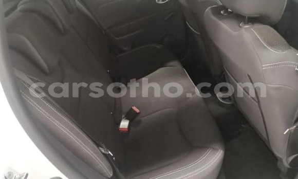 Acheter Occasion Voiture Renault Clio Blanc à Maseru, Maseru Acheter Occasion Voiture Renault Clio Blanc à Maseru, Maseru