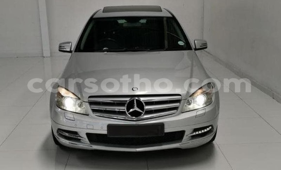 Sayi Na hannu Mercedes-Benz C–Class Silver Mota in Maseru a Maseru Sayi Na hannu Mercedes-Benz C–Class Silver Mota in Maseru a Maseru