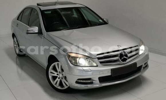 Sayi Na hannu Mercedes-Benz C–Class Silver Mota in Maseru a Maseru Sayi Na hannu Mercedes-Benz C–Class Silver Mota in Maseru a Maseru