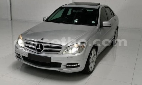 Sayi Na hannu Mercedes-Benz C–Class Silver Mota in Maseru a Maseru Sayi Na hannu Mercedes-Benz C–Class Silver Mota in Maseru a Maseru
