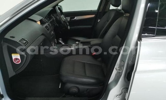 Sayi Na hannu Mercedes-Benz C–Class Silver Mota in Maseru a Maseru Sayi Na hannu Mercedes-Benz C–Class Silver Mota in Maseru a Maseru