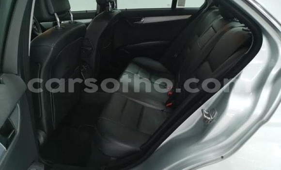 Sayi Na hannu Mercedes-Benz C–Class Silver Mota in Maseru a Maseru Sayi Na hannu Mercedes-Benz C–Class Silver Mota in Maseru a Maseru