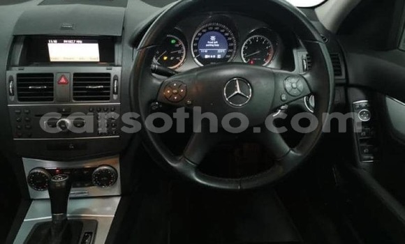 Sayi Na hannu Mercedes-Benz C–Class Silver Mota in Maseru a Maseru Sayi Na hannu Mercedes-Benz C–Class Silver Mota in Maseru a Maseru