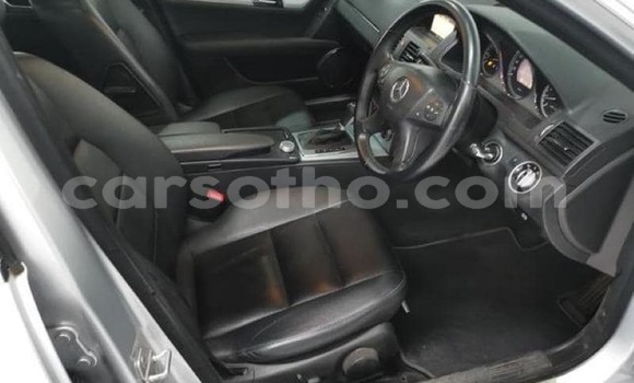 Sayi Na hannu Mercedes-Benz C–Class Silver Mota in Maseru a Maseru Sayi Na hannu Mercedes-Benz C–Class Silver Mota in Maseru a Maseru