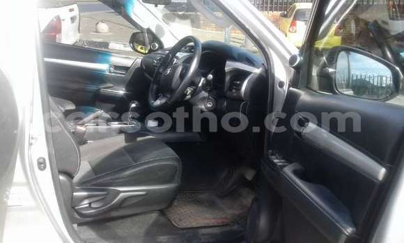 Acheter Occasion Voiture Toyota Hilux Gris à Maputsoa, Leribe Acheter Occasion Voiture Toyota Hilux Gris à Maputsoa, Leribe