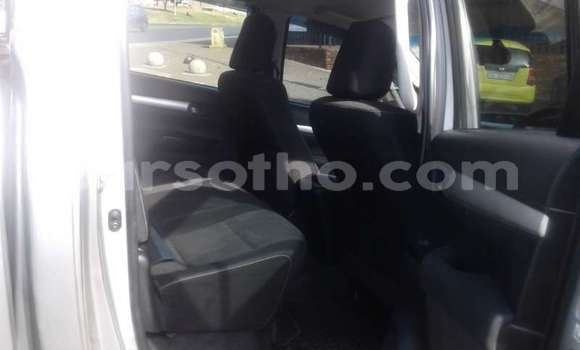 Acheter Occasion Voiture Toyota Hilux Gris à Maputsoa, Leribe Acheter Occasion Voiture Toyota Hilux Gris à Maputsoa, Leribe