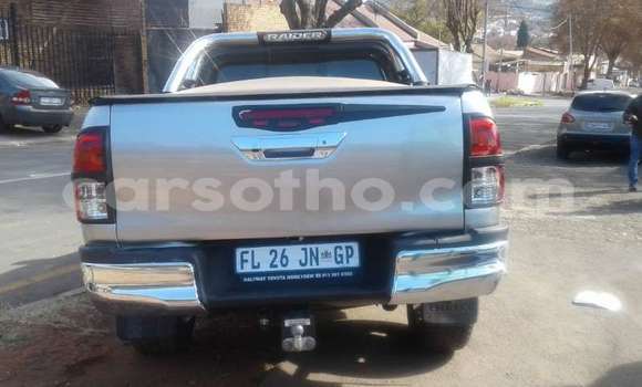 Acheter Occasion Voiture Toyota Hilux Gris à Maputsoa, Leribe Acheter Occasion Voiture Toyota Hilux Gris à Maputsoa, Leribe