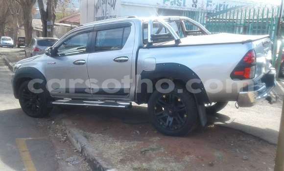 Acheter Occasion Voiture Toyota Hilux Gris à Maputsoa, Leribe Acheter Occasion Voiture Toyota Hilux Gris à Maputsoa, Leribe