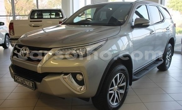 Acheter Occasion Voiture Toyota Hilux Gris à Mafeteng, Mafeteng Acheter Occasion Voiture Toyota Hilux Gris à Mafeteng, Mafeteng
