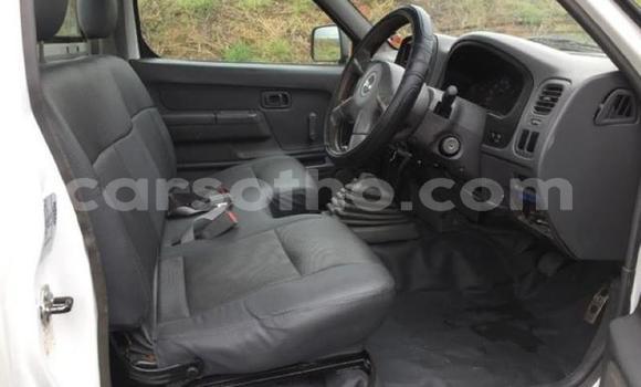 Acheter Occasion Voiture Nissan NP 300 Blanc à Maseru, Maseru Acheter Occasion Voiture Nissan NP 300 Blanc à Maseru, Maseru