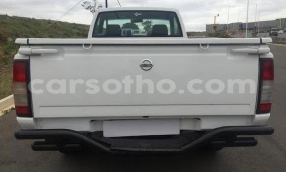 Acheter Occasion Voiture Nissan NP 300 Blanc à Maseru, Maseru Acheter Occasion Voiture Nissan NP 300 Blanc à Maseru, Maseru