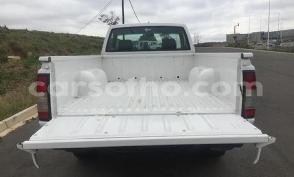 Acheter Occasion Voiture Nissan NP 300 Blanc à Maseru, Maseru Acheter Occasion Voiture Nissan NP 300 Blanc à Maseru, Maseru