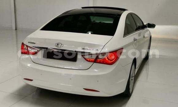 اشتري مستعمل Hyundai Sonata White سيارة في Maseru في Maseru اشتري مستعمل Hyundai Sonata White سيارة في Maseru في Maseru