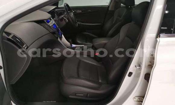 اشتري مستعمل Hyundai Sonata White سيارة في Maseru في Maseru اشتري مستعمل Hyundai Sonata White سيارة في Maseru في Maseru