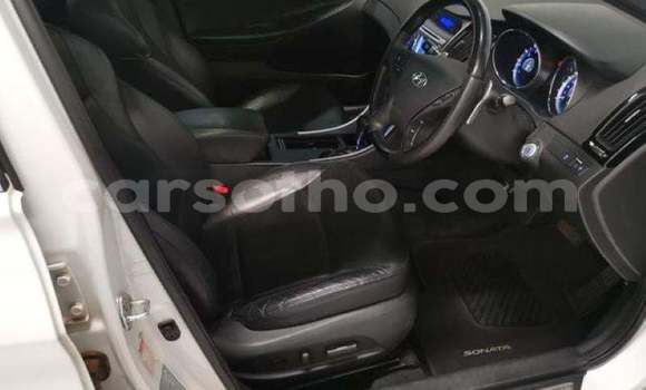 اشتري مستعمل Hyundai Sonata White سيارة في Maseru في Maseru اشتري مستعمل Hyundai Sonata White سيارة في Maseru في Maseru