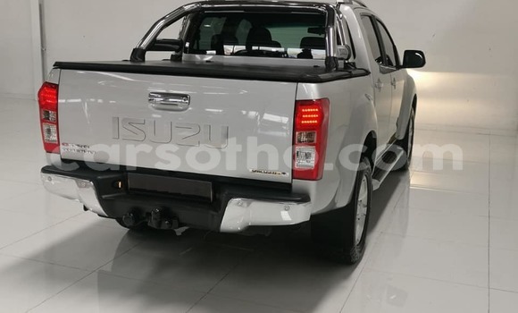 Sayi Na hannu Isuzu KB Silver Mota in Maseru a Maseru Sayi Na hannu Isuzu KB Silver Mota in Maseru a Maseru