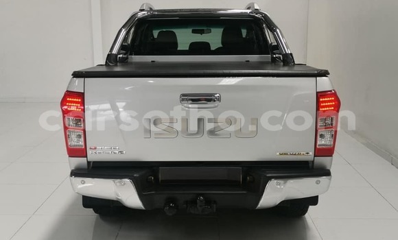 Sayi Na hannu Isuzu KB Silver Mota in Maseru a Maseru Sayi Na hannu Isuzu KB Silver Mota in Maseru a Maseru