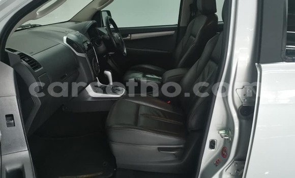 Sayi Na hannu Isuzu KB Silver Mota in Maseru a Maseru Sayi Na hannu Isuzu KB Silver Mota in Maseru a Maseru