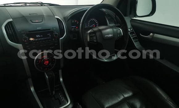 Sayi Na hannu Isuzu KB Silver Mota in Maseru a Maseru Sayi Na hannu Isuzu KB Silver Mota in Maseru a Maseru