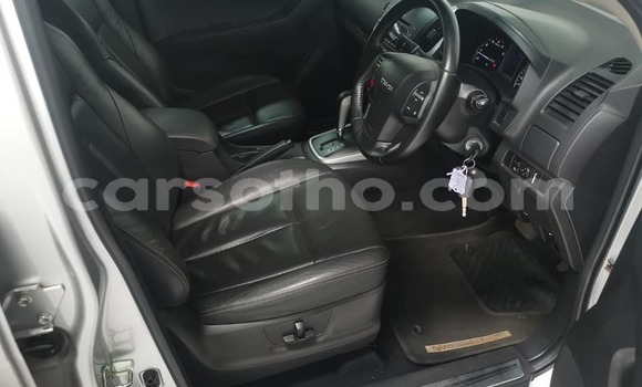 Sayi Na hannu Isuzu KB Silver Mota in Maseru a Maseru Sayi Na hannu Isuzu KB Silver Mota in Maseru a Maseru