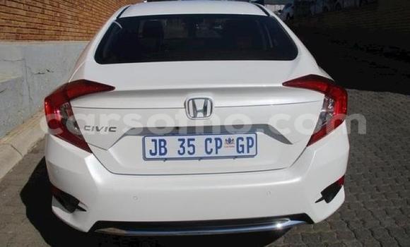 Sayi Na hannu Honda Element White Mota in Roma a Maseru Sayi Na hannu Honda Element White Mota in Roma a Maseru