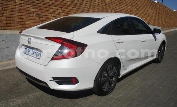 Sayi Na hannu Honda Element White Mota in Roma a Maseru Sayi Na hannu Honda Element White Mota in Roma a Maseru