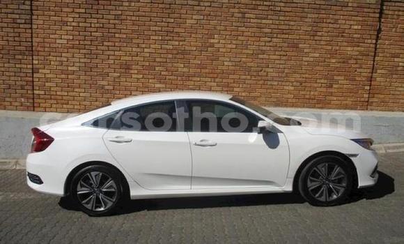 Sayi Na hannu Honda Element White Mota in Roma a Maseru Sayi Na hannu Honda Element White Mota in Roma a Maseru