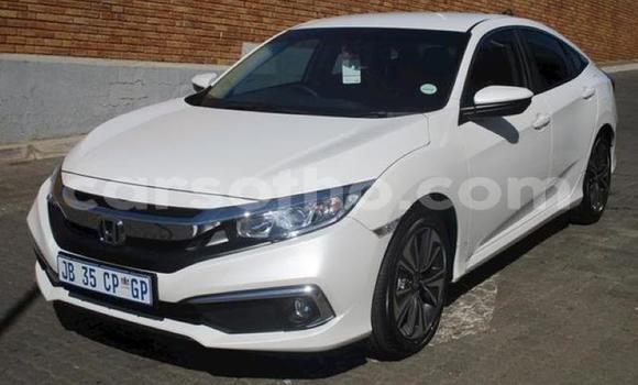 Sayi Na hannu Honda Element White Mota in Roma a Maseru Sayi Na hannu Honda Element White Mota in Roma a Maseru