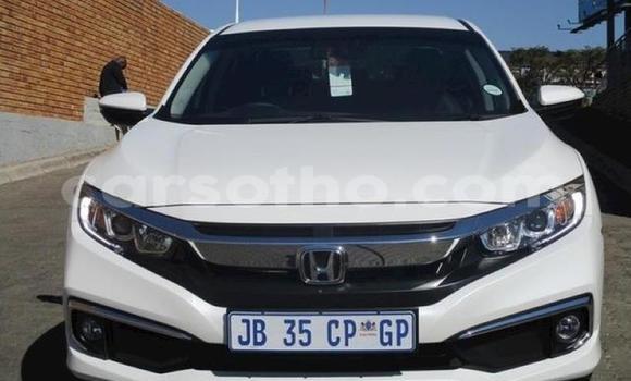 Sayi Na hannu Honda Element White Mota in Roma a Maseru Sayi Na hannu Honda Element White Mota in Roma a Maseru