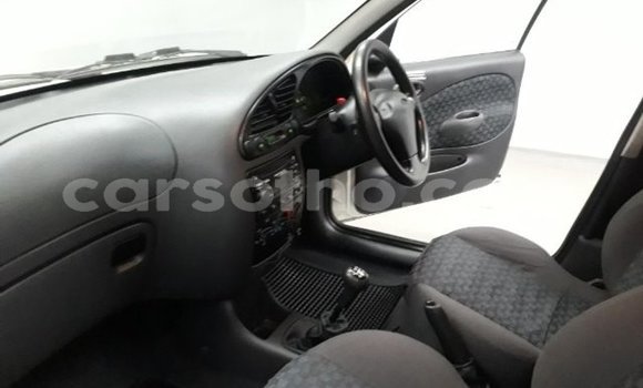 Acheter Occasion Voiture Ford B-MAX Blanc à Maputsoa, Leribe Acheter Occasion Voiture Ford B-MAX Blanc à Maputsoa, Leribe