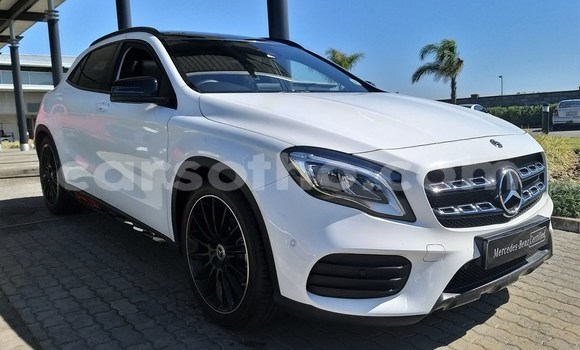 Buy Used Mercedes-Benz GLA-klasse White Car in Mohale's Hoek in Mohale's Hoek Buy Used Mercedes-Benz GLA-klasse White Car in Mohale's Hoek in Mohale's Hoek