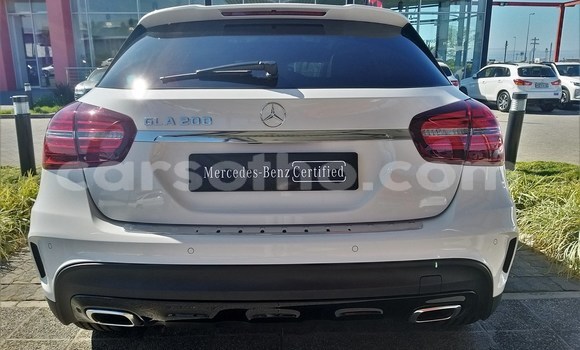 Buy Used Mercedes-Benz GLA-klasse White Car in Mohale's Hoek in Mohale's Hoek Buy Used Mercedes-Benz GLA-klasse White Car in Mohale's Hoek in Mohale's Hoek