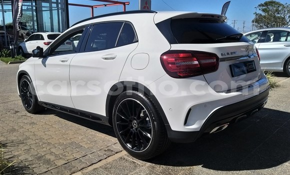 Buy Used Mercedes-Benz GLA-klasse White Car in Mohale's Hoek in Mohale's Hoek Buy Used Mercedes-Benz GLA-klasse White Car in Mohale's Hoek in Mohale's Hoek