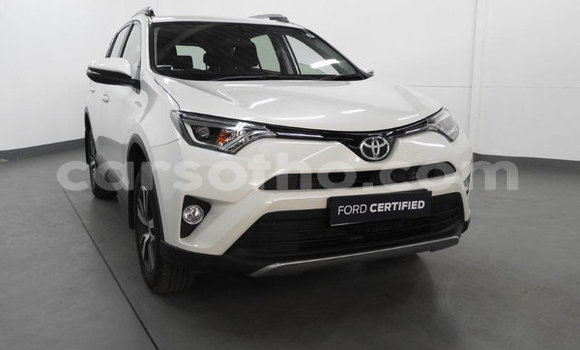 Buy Used Toyota RAV4 White Car in Maputsoe in Leribe Buy Used Toyota RAV4 White Car in Maputsoe in Leribe