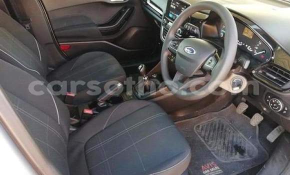 Acheter Occasion Voiture Ford Fiesta Gris à Maseru, Maseru Acheter Occasion Voiture Ford Fiesta Gris à Maseru, Maseru