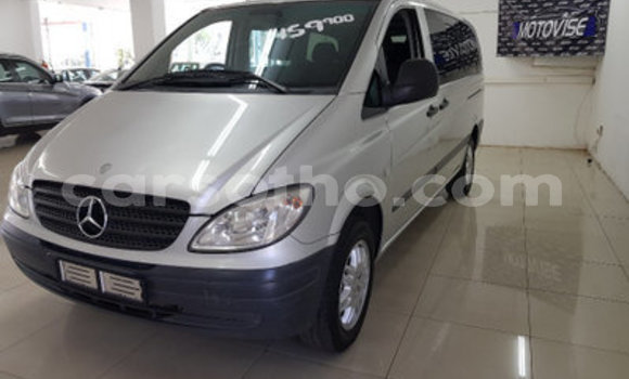 Sayi Na hannu Mercedes-Benz Vito Silver Mota in Maseru a Maseru Sayi Na hannu Mercedes-Benz Vito Silver Mota in Maseru a Maseru