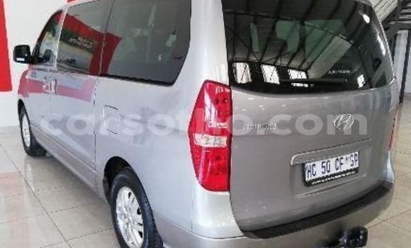 Sayi Na hannu Hyundai H1 Silver Mota in Maputsoa a Leribe Sayi Na hannu Hyundai H1 Silver Mota in Maputsoa a Leribe