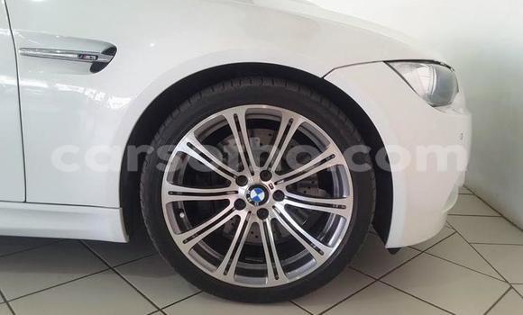Sayi Na hannu BMW M3 White Mota in Maseru a Maseru Sayi Na hannu BMW M3 White Mota in Maseru a Maseru