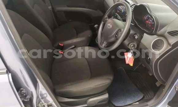 Sayi Na hannu Toyota Yaris Silver Mota in Hlotse a Leribe Sayi Na hannu Toyota Yaris Silver Mota in Hlotse a Leribe