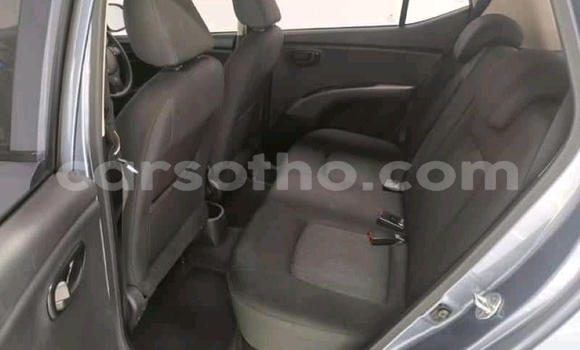 Sayi Na hannu Toyota Yaris Silver Mota in Hlotse a Leribe Sayi Na hannu Toyota Yaris Silver Mota in Hlotse a Leribe